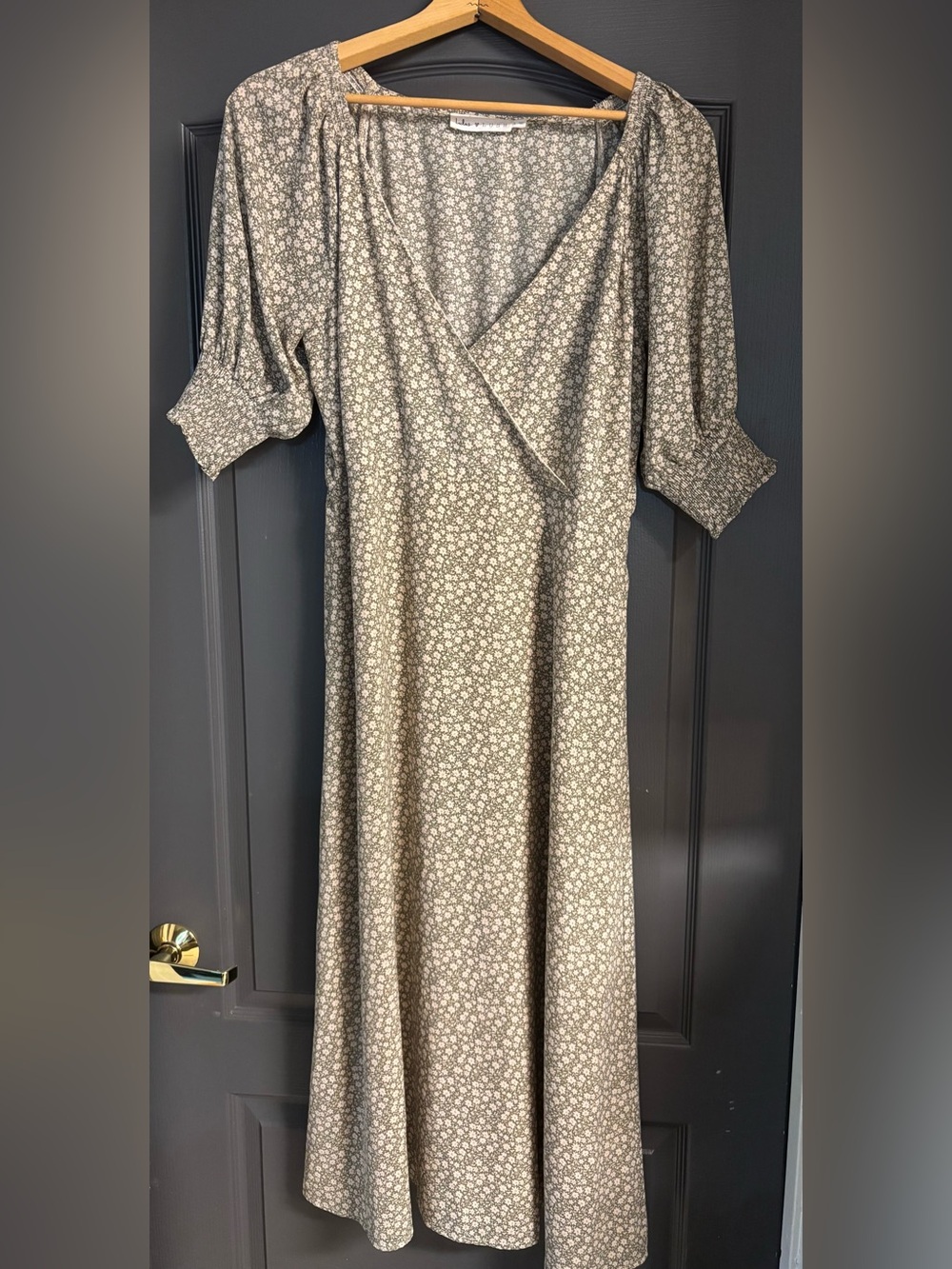 Lulus Lush maxi dress floral peasant sleeves wrap v neck size Large green/tan